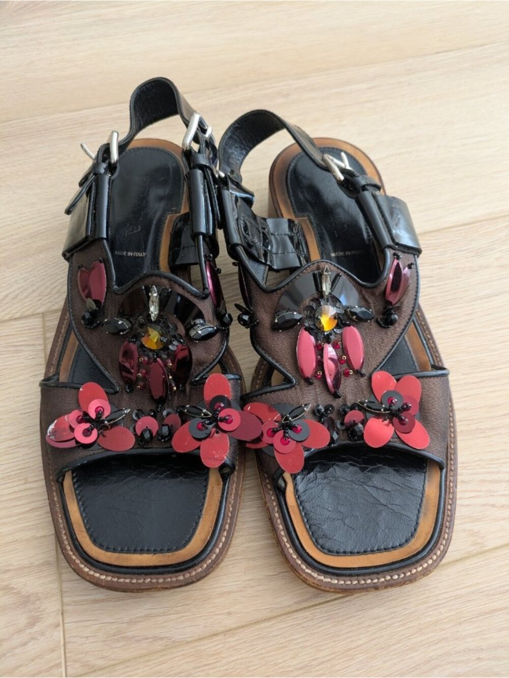 Stunning Y2K PRADA shoe sandals 38 8 90s 2000s vintage sequins Black Red